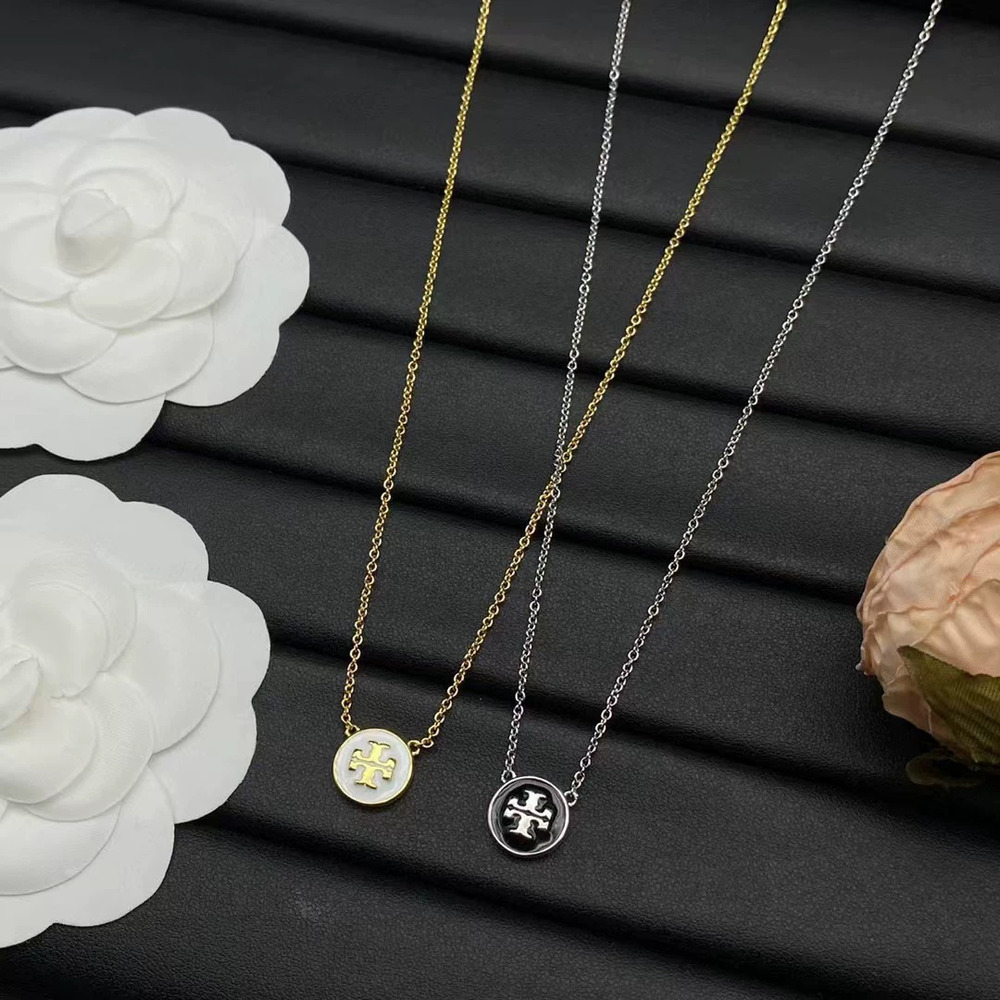 Tory Burch Star Shaped Resin Necklace